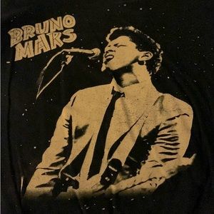 Bruno Mars T Shirt only able to obtain is a Hooligan Fan club member